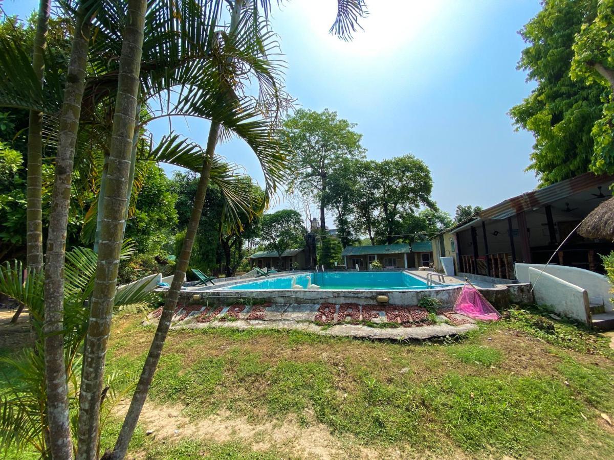 Nature Safari Camp * Chitwan